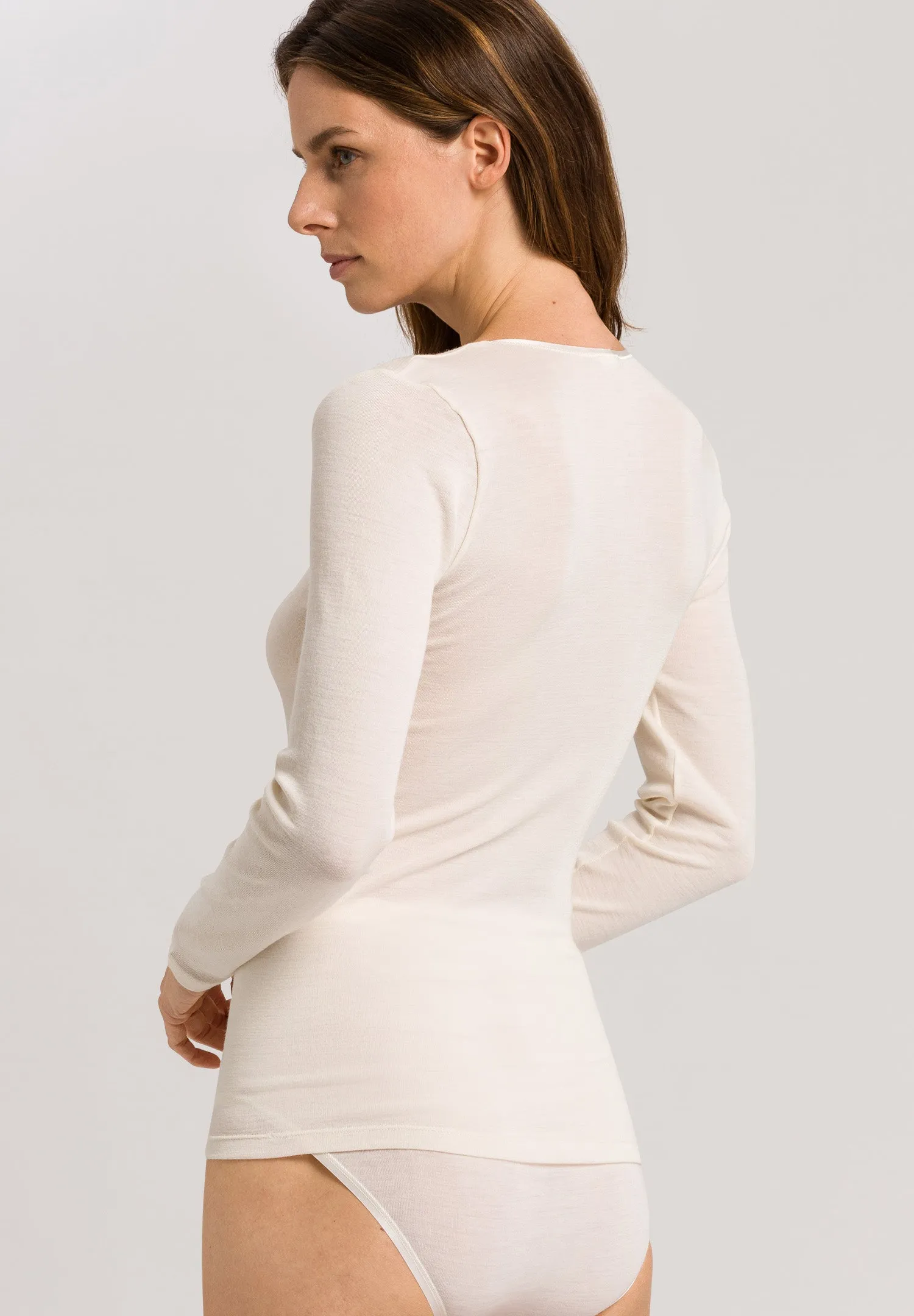 Woolen Silk W Wool And Silk V-Neck Fitted Top | Cygne 71418-795